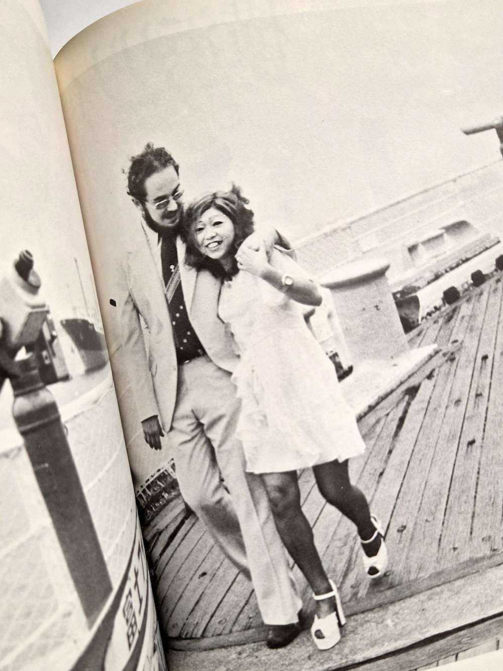 ekisha joyu tachi signed nobuyoshi araki white 4