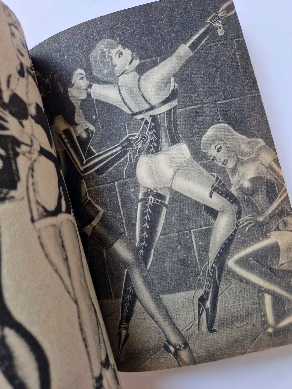 SALE 2 VOL.6 NO.28 Fetishism 16