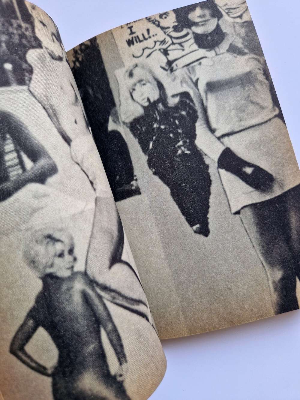 SALE 2 VOL.6 NO.28 Fetishism 19