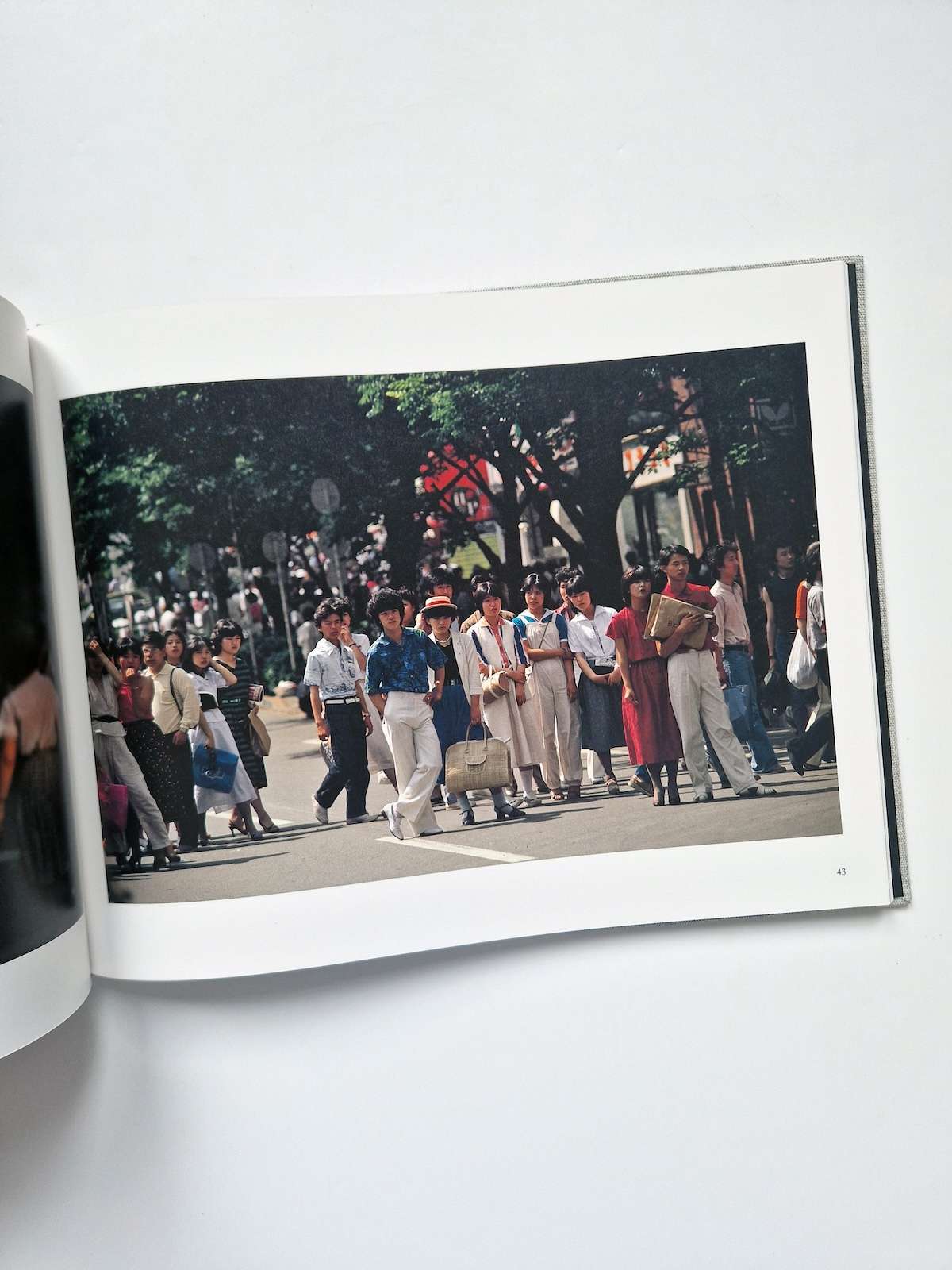 Familiar Street Scenes Gocho Shigeo 11