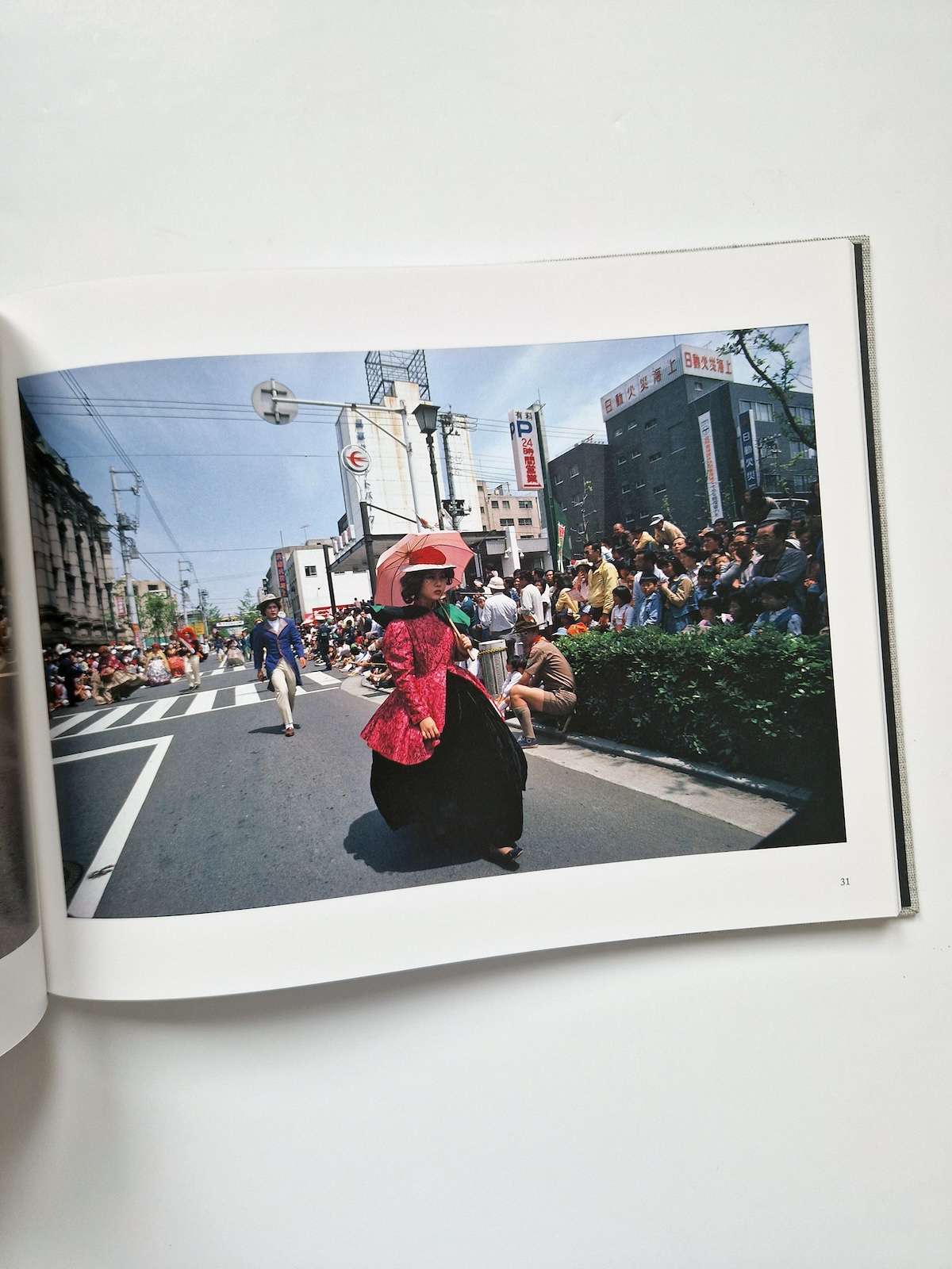 Familiar Street Scenes Gocho Shigeo 14