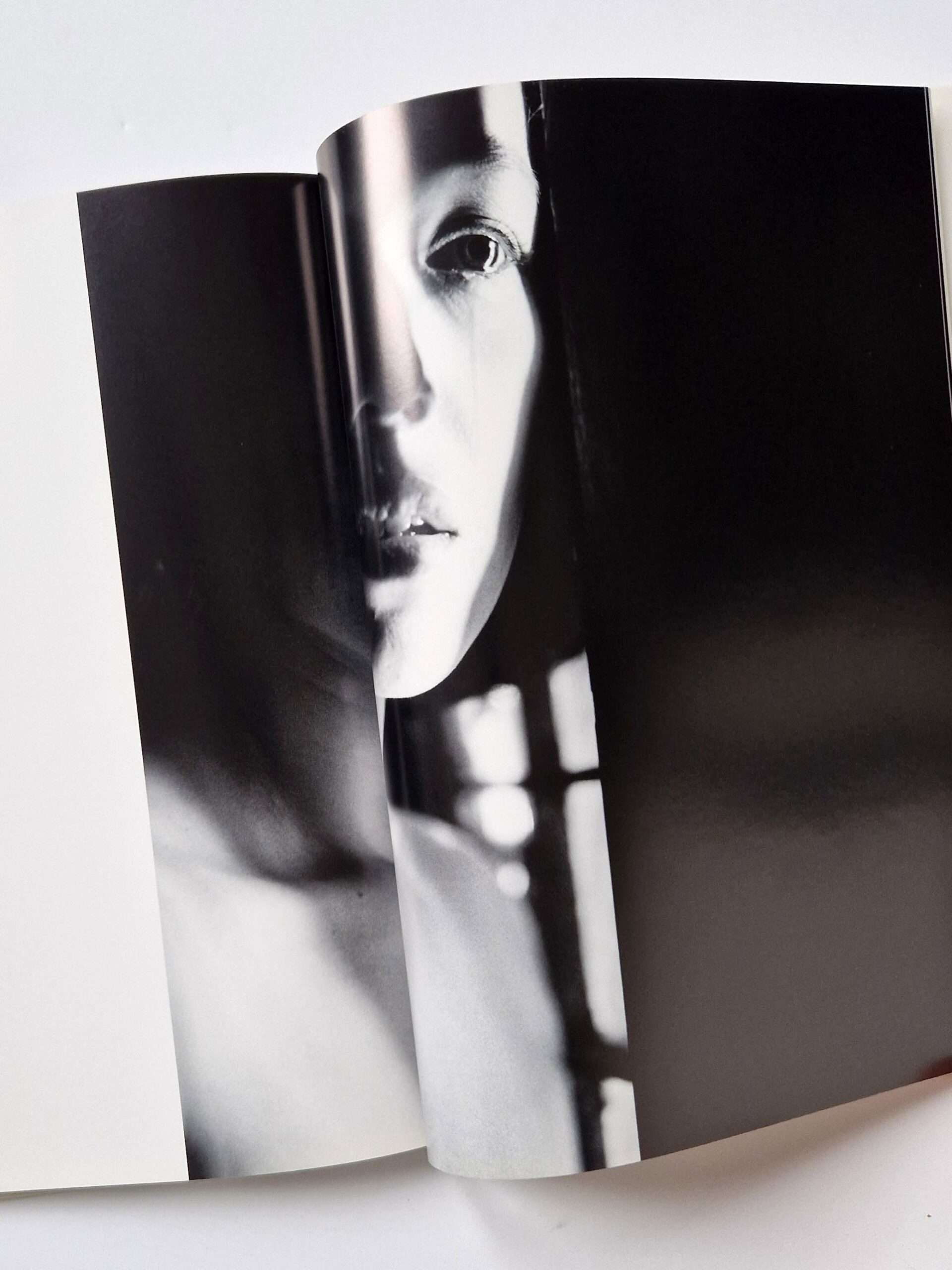 Light of the dark - Kishon Shinoyama - 8