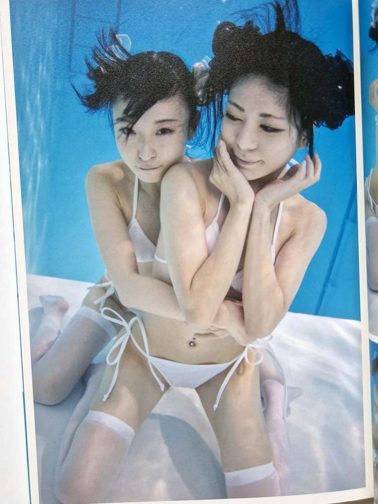Underwater Knee High Girls 3 — Buddy 18 Underwater Knee High Girls 3 — Buddy 18