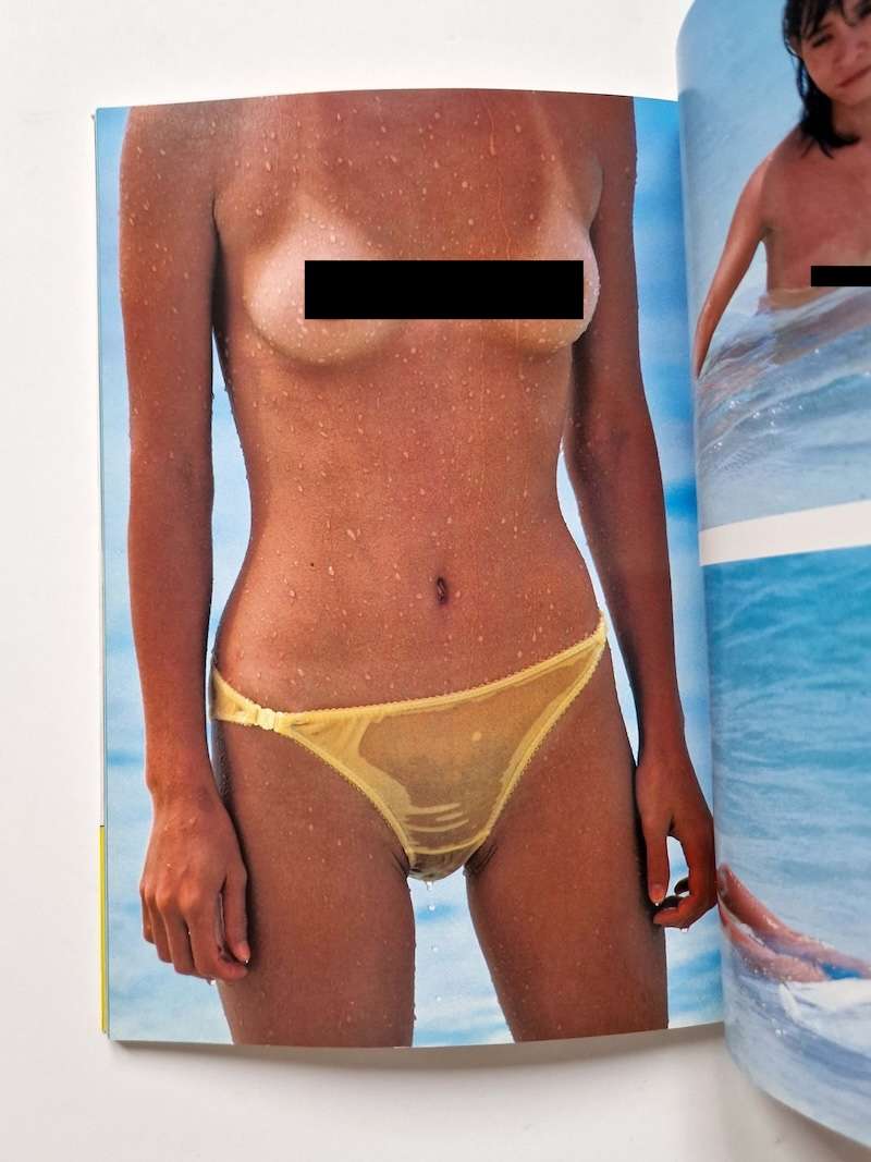 Burst mode! Underwater camera lovers Katsumi Oka 12 censored